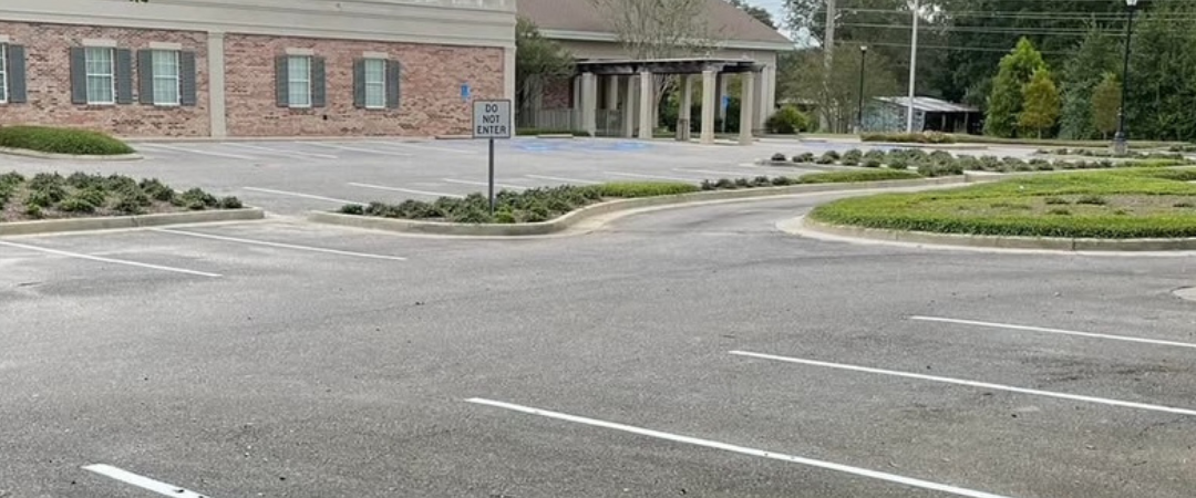 Top 7 Benefits of Professional Parking Lot Striping in Gulfport & Biloxi, MS